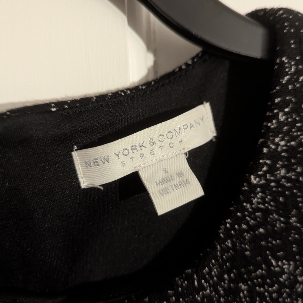 New York & Company Black and White Peplum Dress - Picture 4 of 9